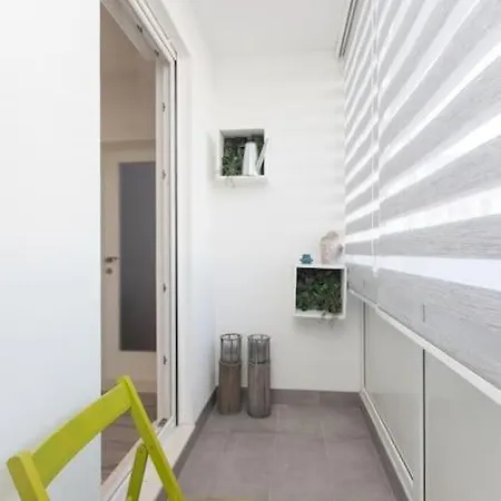 U Petree Apartment